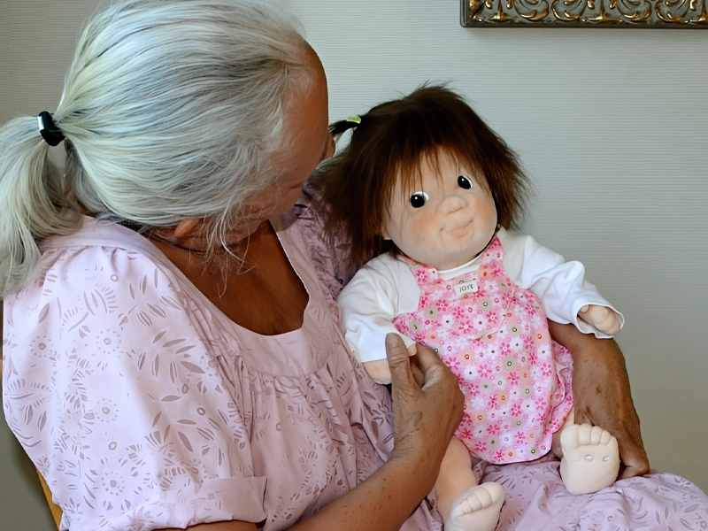 Doll Therapy: la funzione terapeutica della Bambola